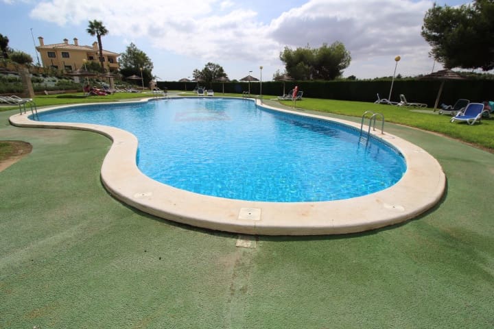2 bedroom Flat for sale in Campoamor with pool - € 199,000 (Ref: 9321524)
