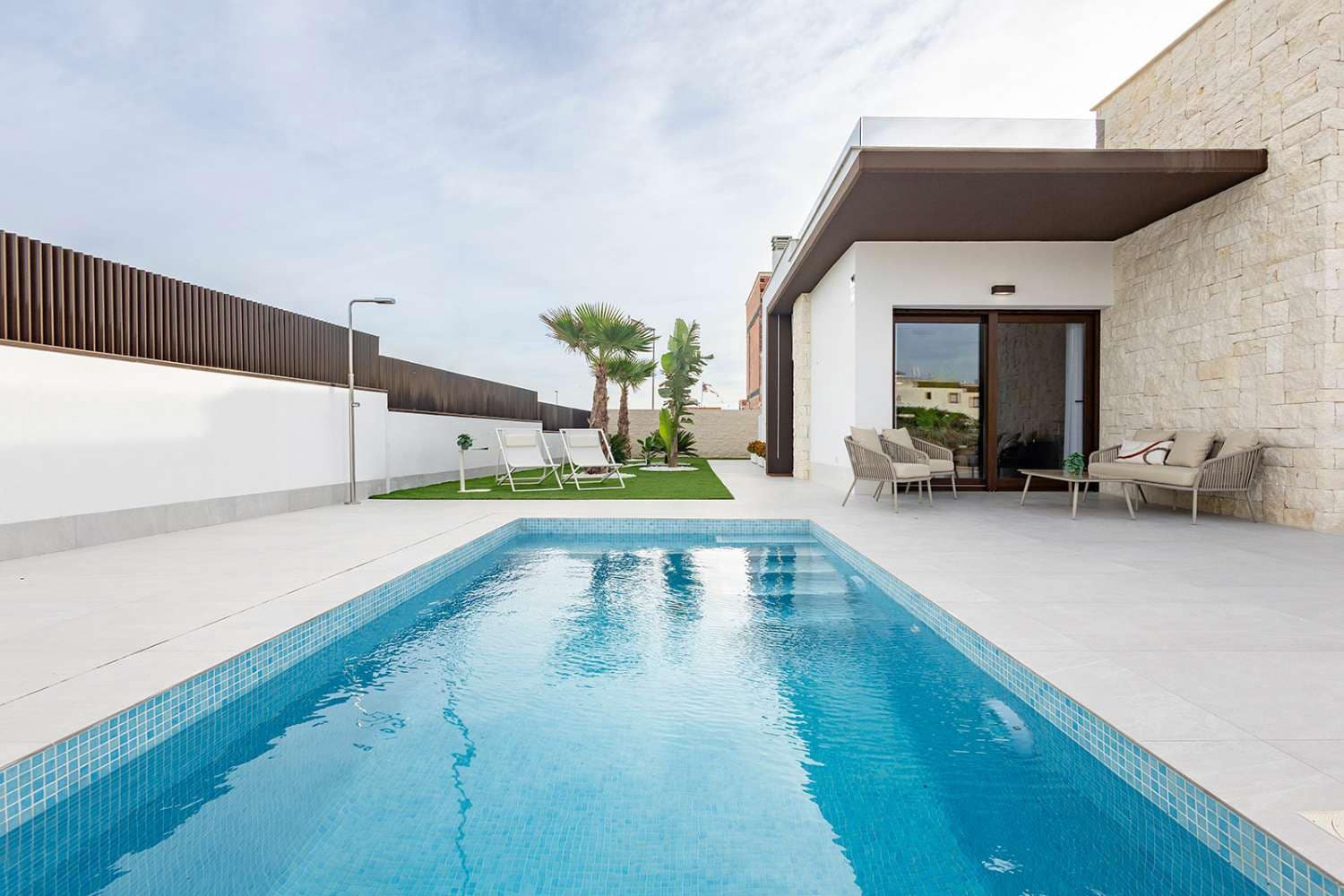 Pareado de 2 habitaciones en Orihuela en venta con piscina - 351.000 € (Ref: 9426916)