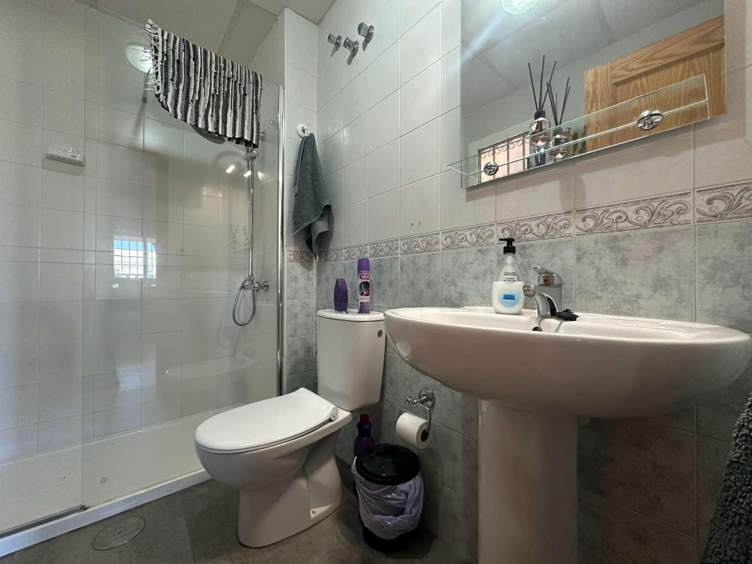 2 soveværelse Strandlejlighed til salg i La Zenia med swimmingpool - € 174.950 (Ref: 9436810)