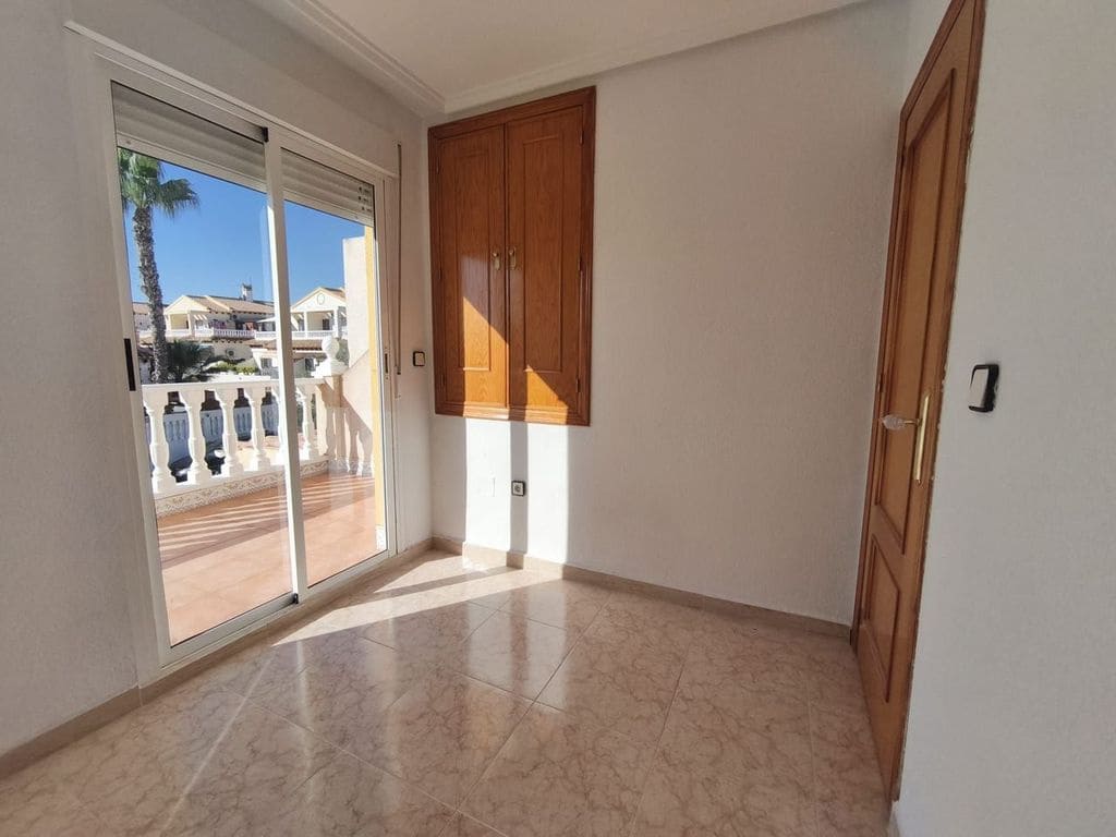 2 Zimmer Bungalow zu verkaufen in Orihuela Costa mit Pool - 230.000 € (Ref: 9445859)
