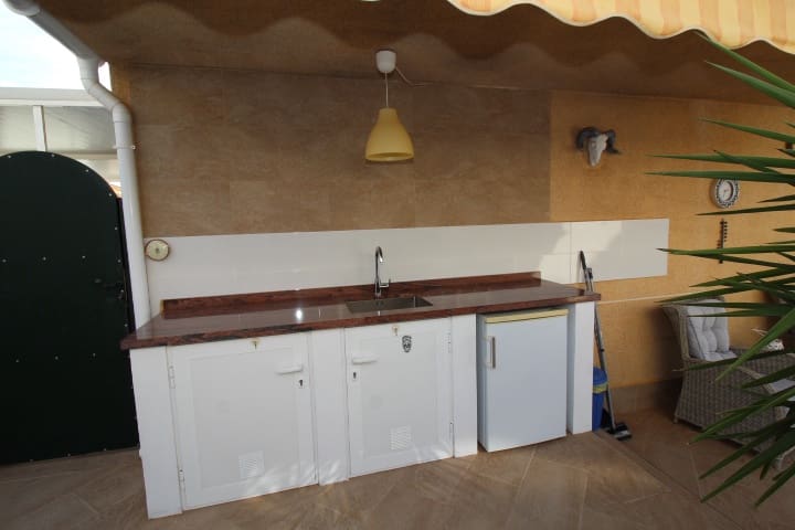 4 soveværelse Villa til salg i Orihuela Costa med swimmingpool - € 379.000 (Ref: 9448852)