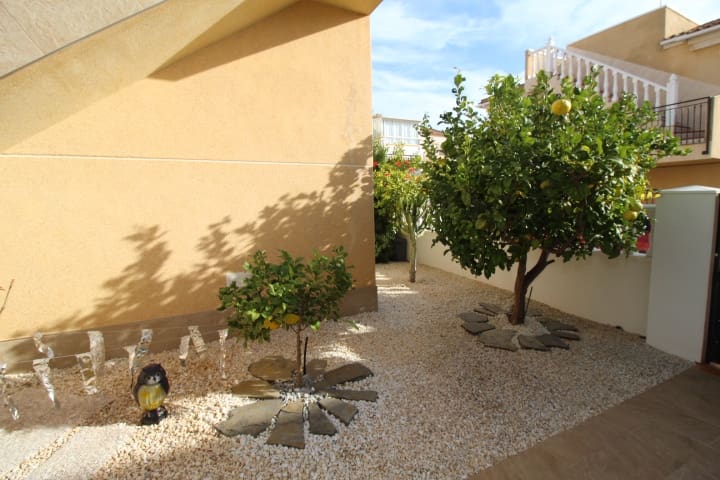 4 soveværelse Villa til salg i Orihuela Costa med swimmingpool - € 379.000 (Ref: 9448852)