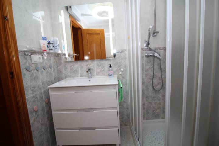 4 soveværelse Villa til salg i Orihuela Costa med swimmingpool - € 379.000 (Ref: 9448852)