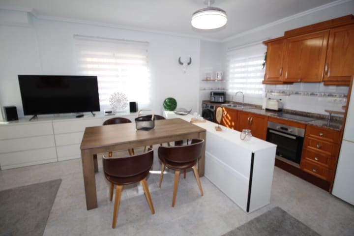 4 soveværelse Villa til salg i Orihuela Costa med swimmingpool - € 379.000 (Ref: 9448852)