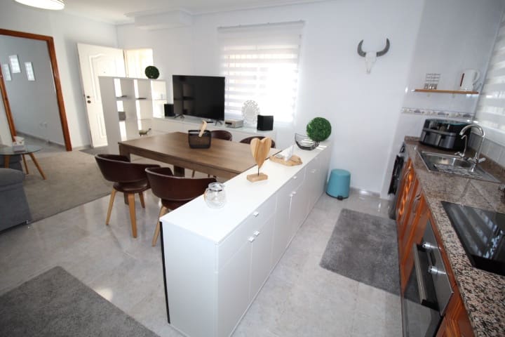 4 soveværelse Villa til salg i Orihuela Costa med swimmingpool - € 379.000 (Ref: 9448852)