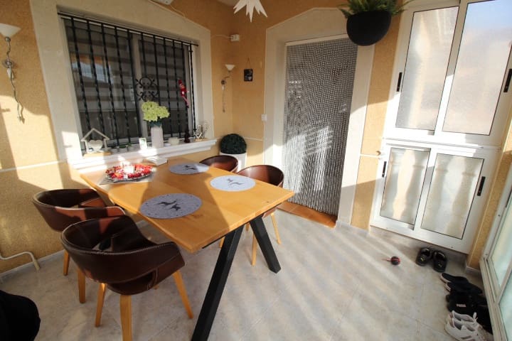 4 soveværelse Villa til salg i Orihuela Costa med swimmingpool - € 379.000 (Ref: 9448852)