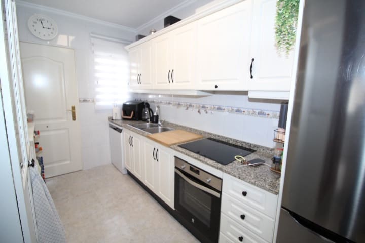 4 soveværelse Villa til salg i Orihuela Costa med swimmingpool - € 379.000 (Ref: 9448852)