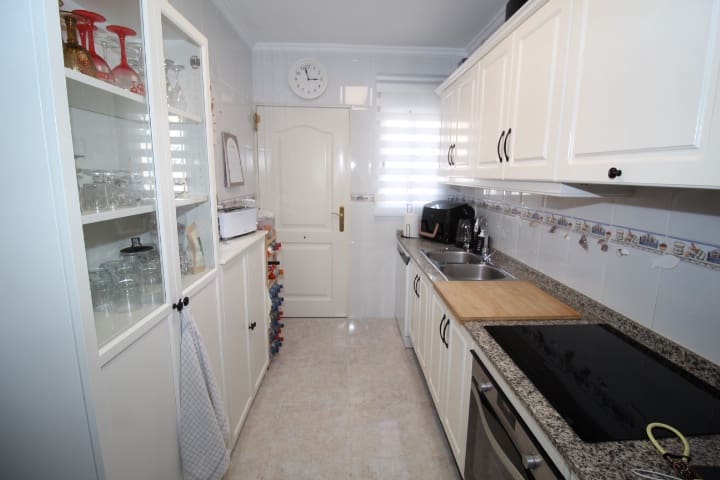 4 soveværelse Villa til salg i Orihuela Costa med swimmingpool - € 379.000 (Ref: 9448852)