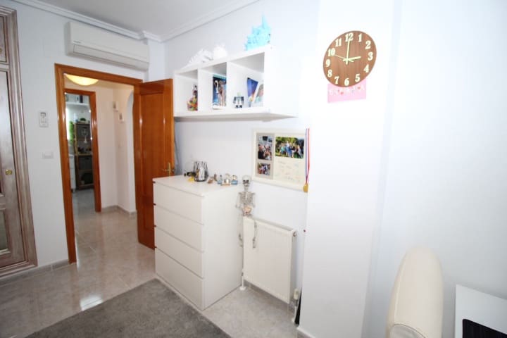 4 soveværelse Villa til salg i Orihuela Costa med swimmingpool - € 379.000 (Ref: 9448852)