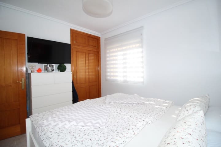 4 soveværelse Villa til salg i Orihuela Costa med swimmingpool - € 379.000 (Ref: 9448852)