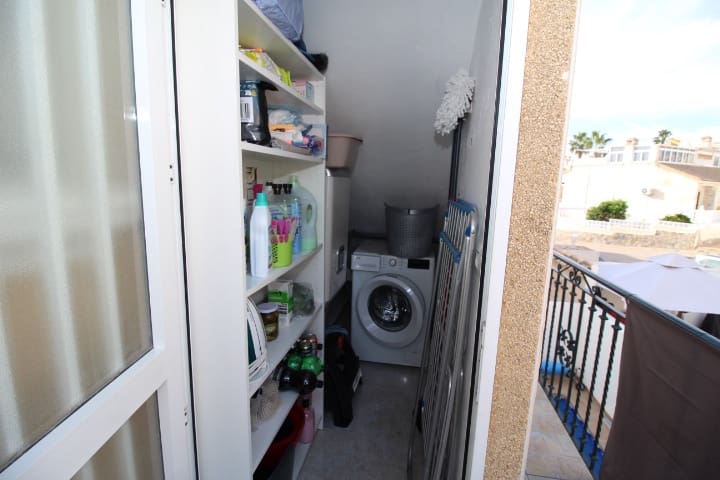 4 soveværelse Villa til salg i Orihuela Costa med swimmingpool - € 379.000 (Ref: 9448852)