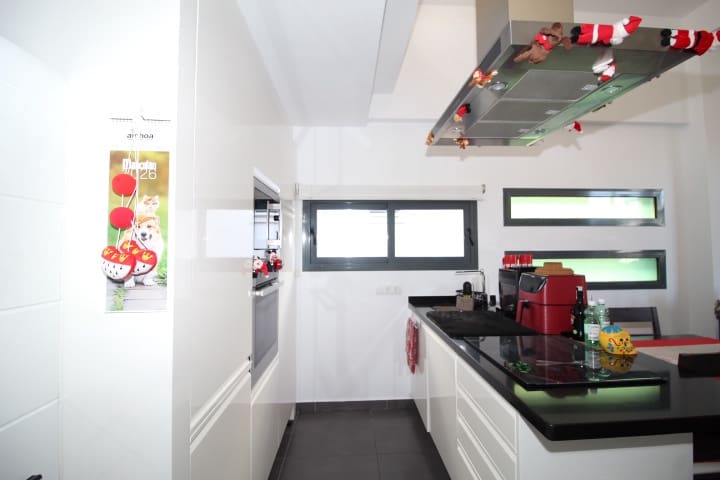 2 bedroom Semi-detached Villa for sale in Cabo Roig with pool - € 329,000 (Ref: 9448853)