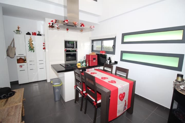 2 bedroom Semi-detached Villa for sale in Cabo Roig with pool - € 329,000 (Ref: 9448853)