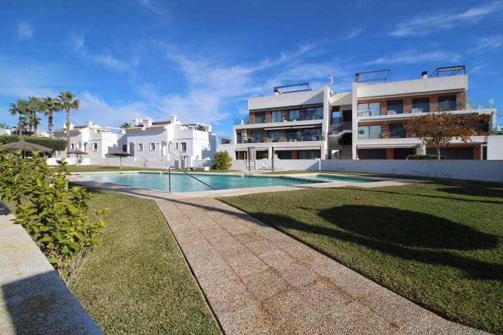 2 bedroom Semi-detached Villa for sale in Cabo Roig with pool - € 329,000 (Ref: 9448853)