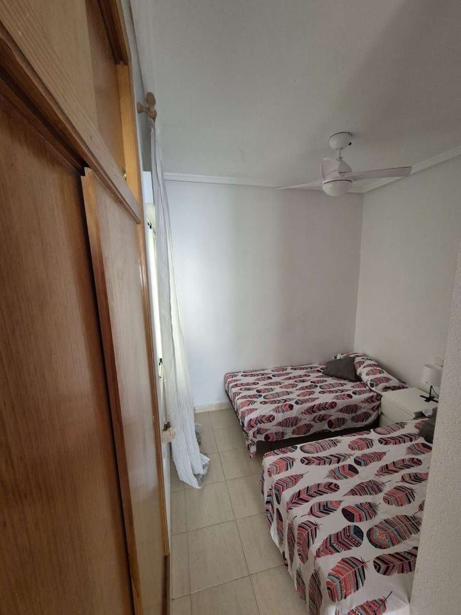 Apartamento Playa de 2 habitaciones en Orihuela en venta con piscina - 132.000 € (Ref: 9461142)