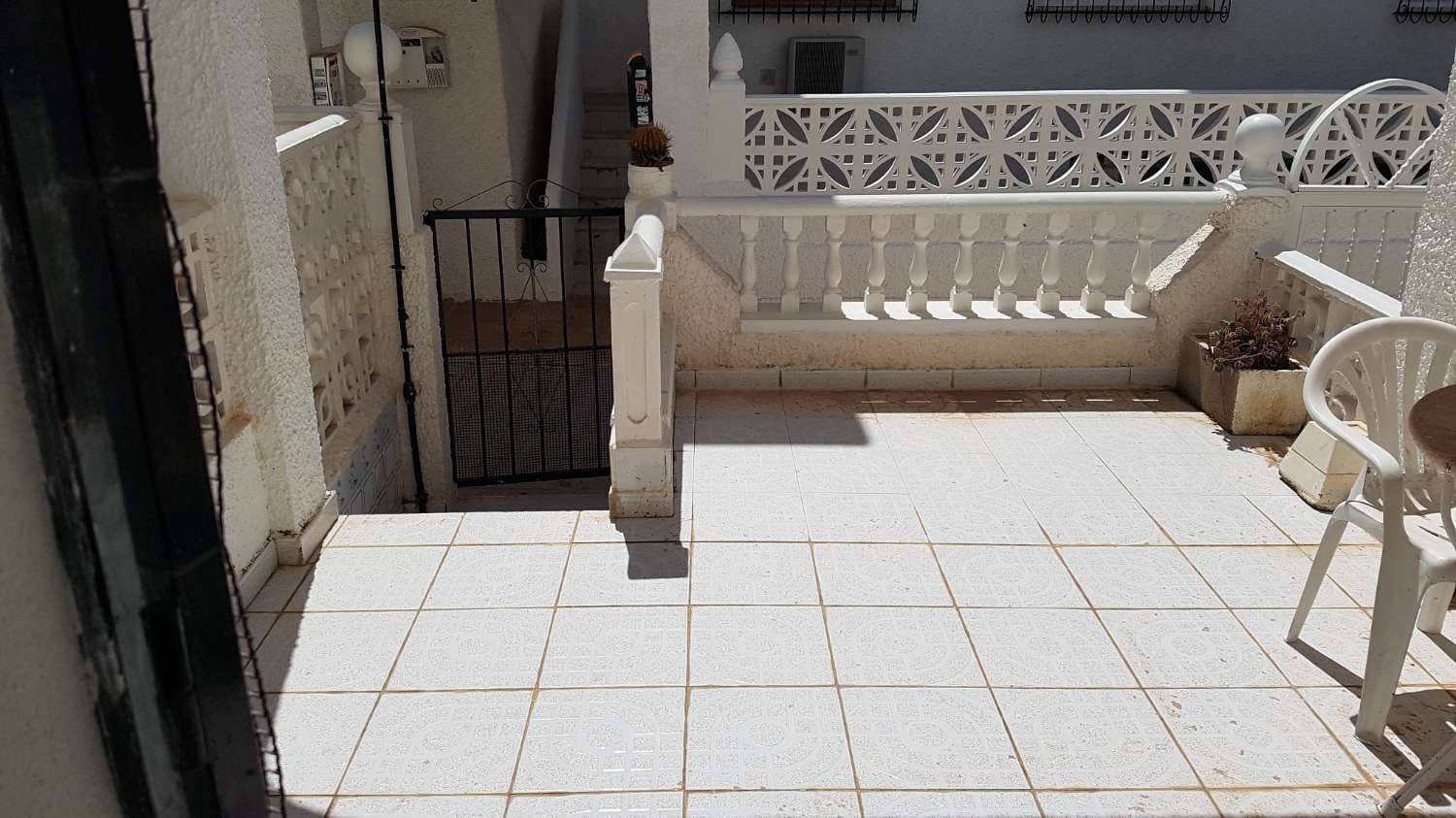 1 makuuhuone Bungalow vuokrattavana paikassa Torrevieja - 590 € (Ref: 9483830)