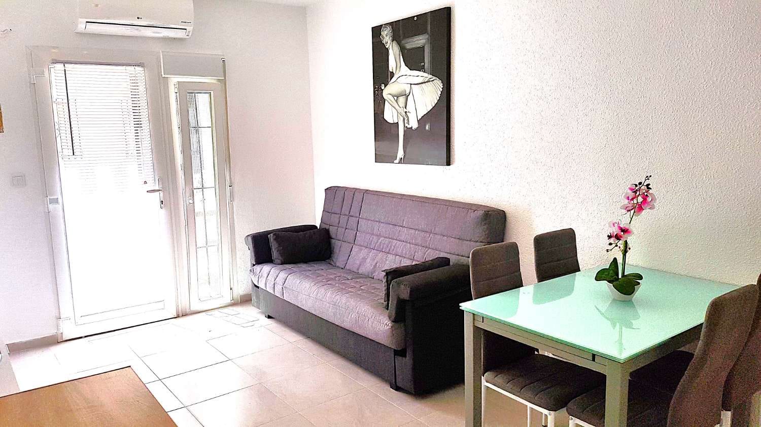 1 makuuhuone Bungalow vuokrattavana paikassa Torrevieja - 590 € (Ref: 9483830)