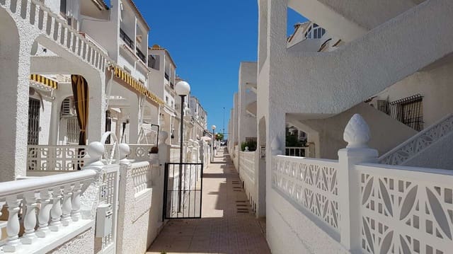1 makuuhuone Bungalow vuokrattavana paikassa Playa del Acequión, Torrevieja - 590 € (Ref: 9483830)