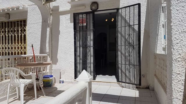 1 makuuhuone Bungalow vuokrattavana paikassa Playa del Acequión, Torrevieja - 590 € (Ref: 9483830)