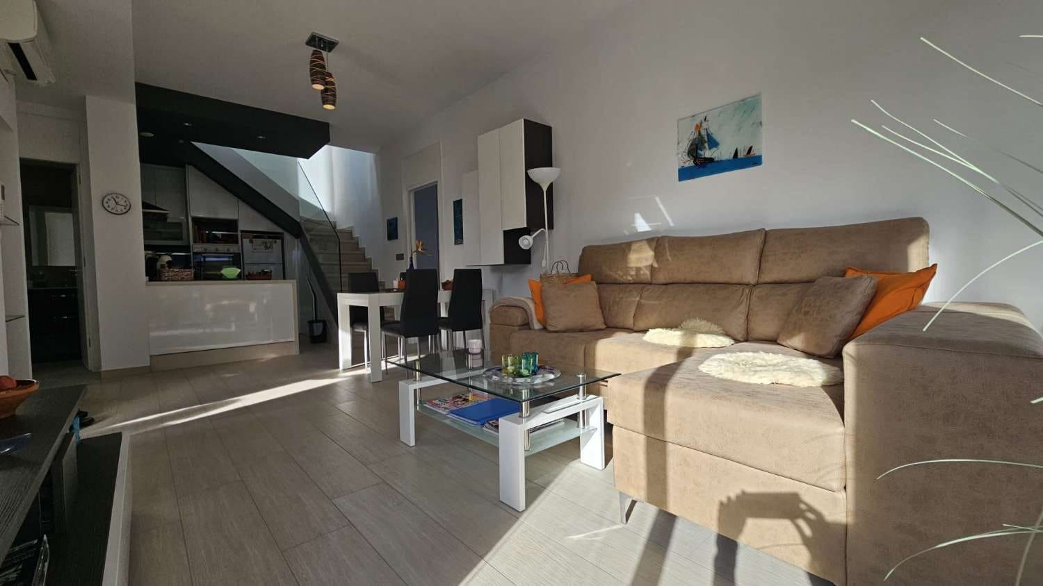 3 soveværelse Rækkehus til salg i Orihuela med swimmingpool - € 410.000 (Ref: 9547698)