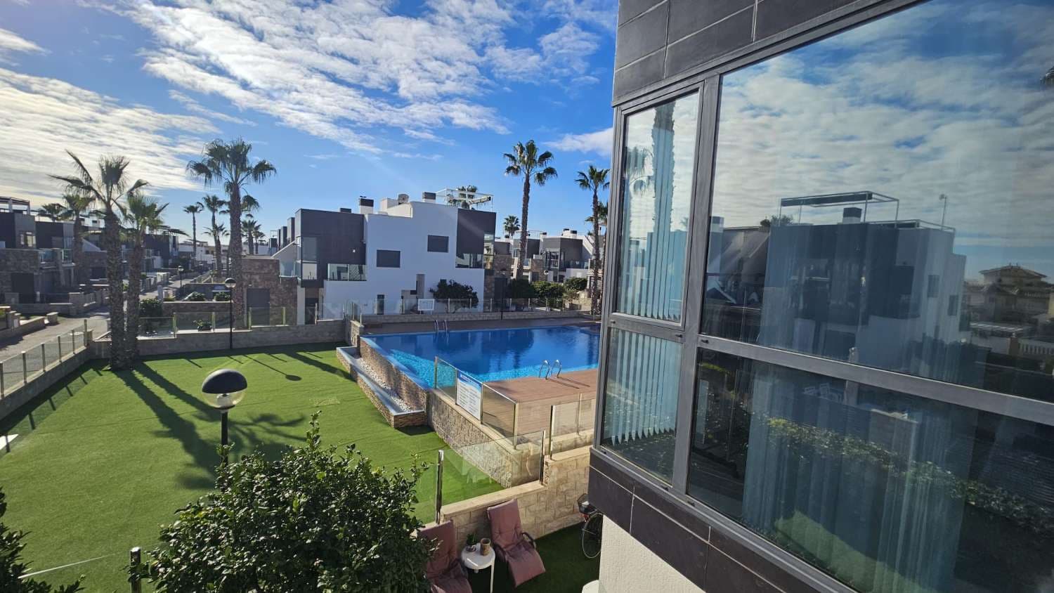 3 soveværelse Rækkehus til salg i Orihuela med swimmingpool - € 410.000 (Ref: 9547698)