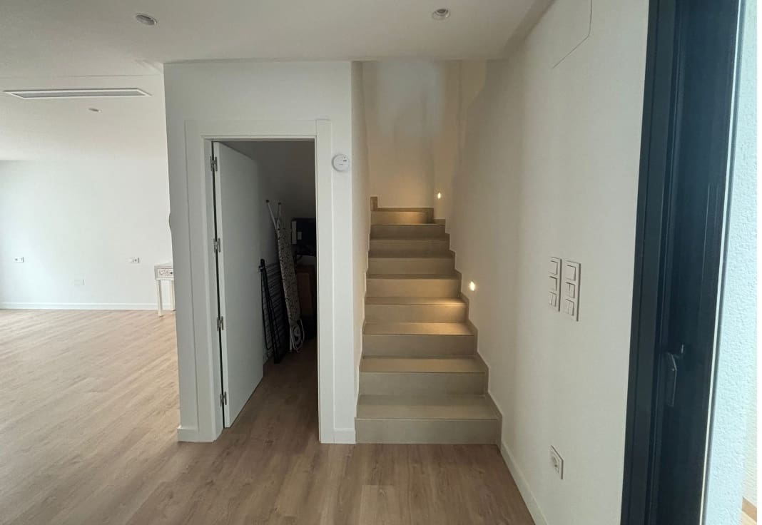 Adosado de 4 habitaciones en Rojales en venta con piscina - 525.000 € (Ref: 9560938)