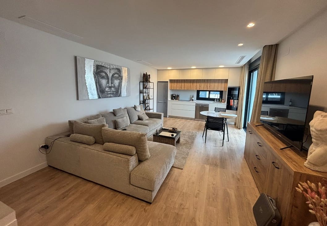 Adosado de 4 habitaciones en Rojales en venta con piscina - 525.000 € (Ref: 9560938)