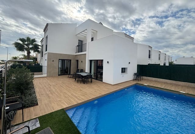 Adosado de 4 habitaciones en Rojales en venta con piscina - 525.000 € (Ref: 9560938)