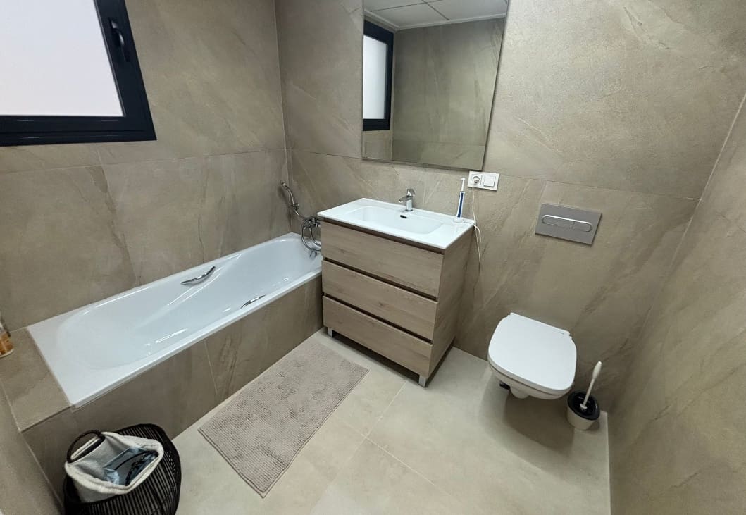 Adosado de 4 habitaciones en Rojales en venta con piscina - 525.000 € (Ref: 9560938)