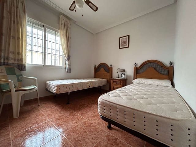 Adosado de 3 habitaciones en Orihuela en venta con piscina - 220.000 € (Ref: 9655701)