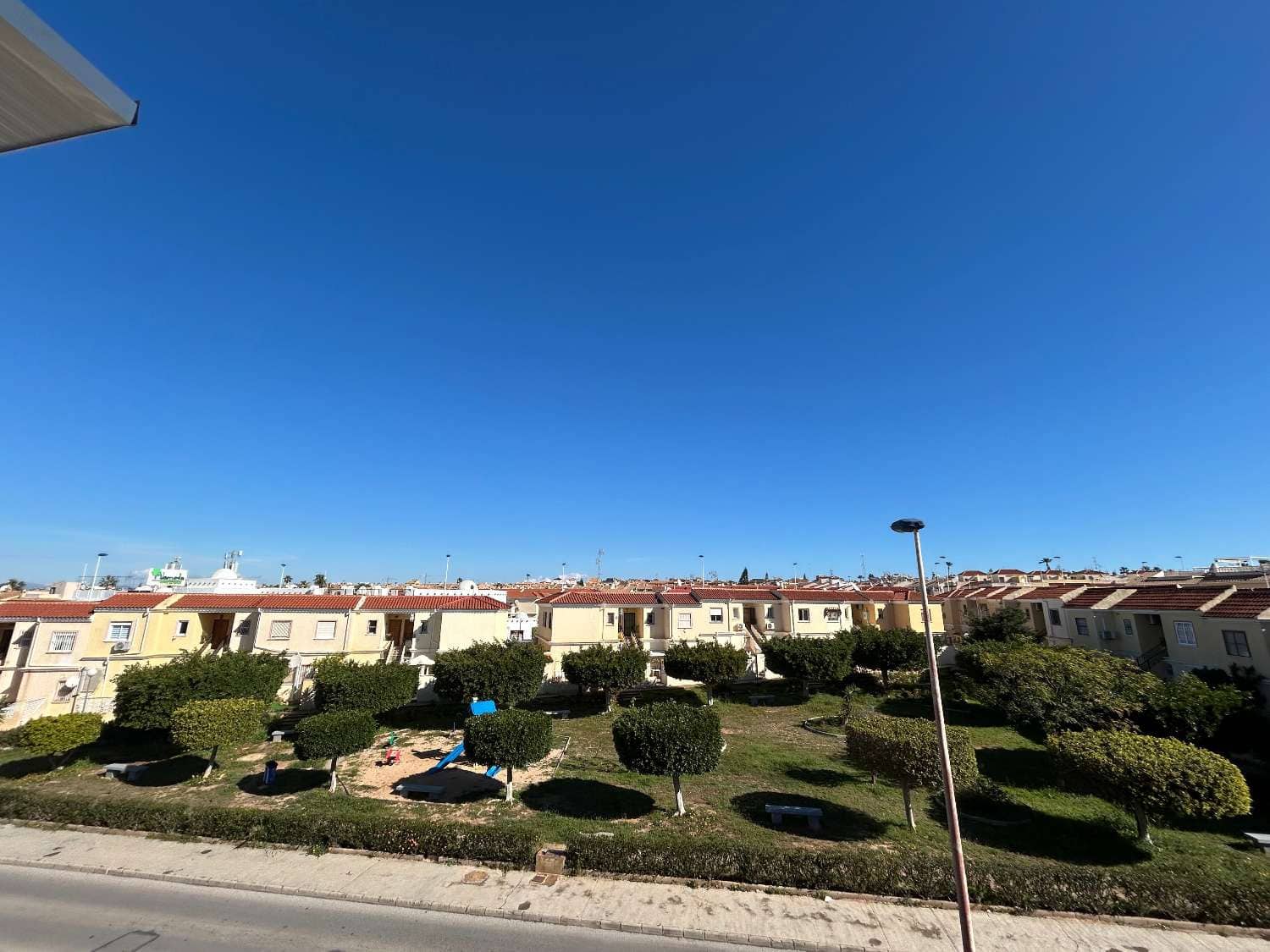 3 sovrum Bungalow till salu i Torrevieja med pool - 249 900 € (Ref: 9670015)