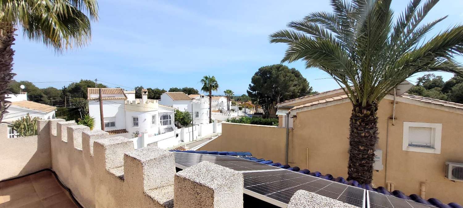 3 bedroom Villa for sale in Pinar de Campoverde with pool - € 399,000 (Ref: 9679505)