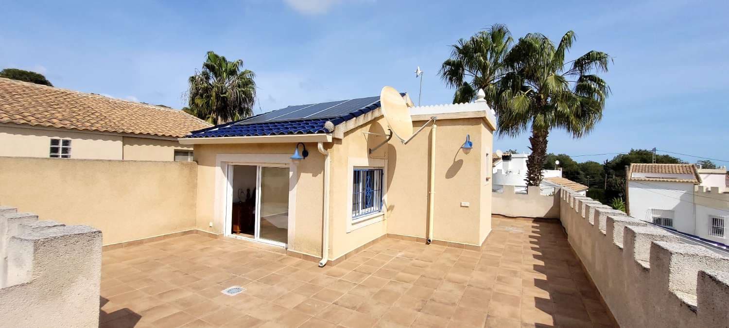 3 bedroom Villa for sale in Pinar de Campoverde with pool - € 399,000 (Ref: 9679505)