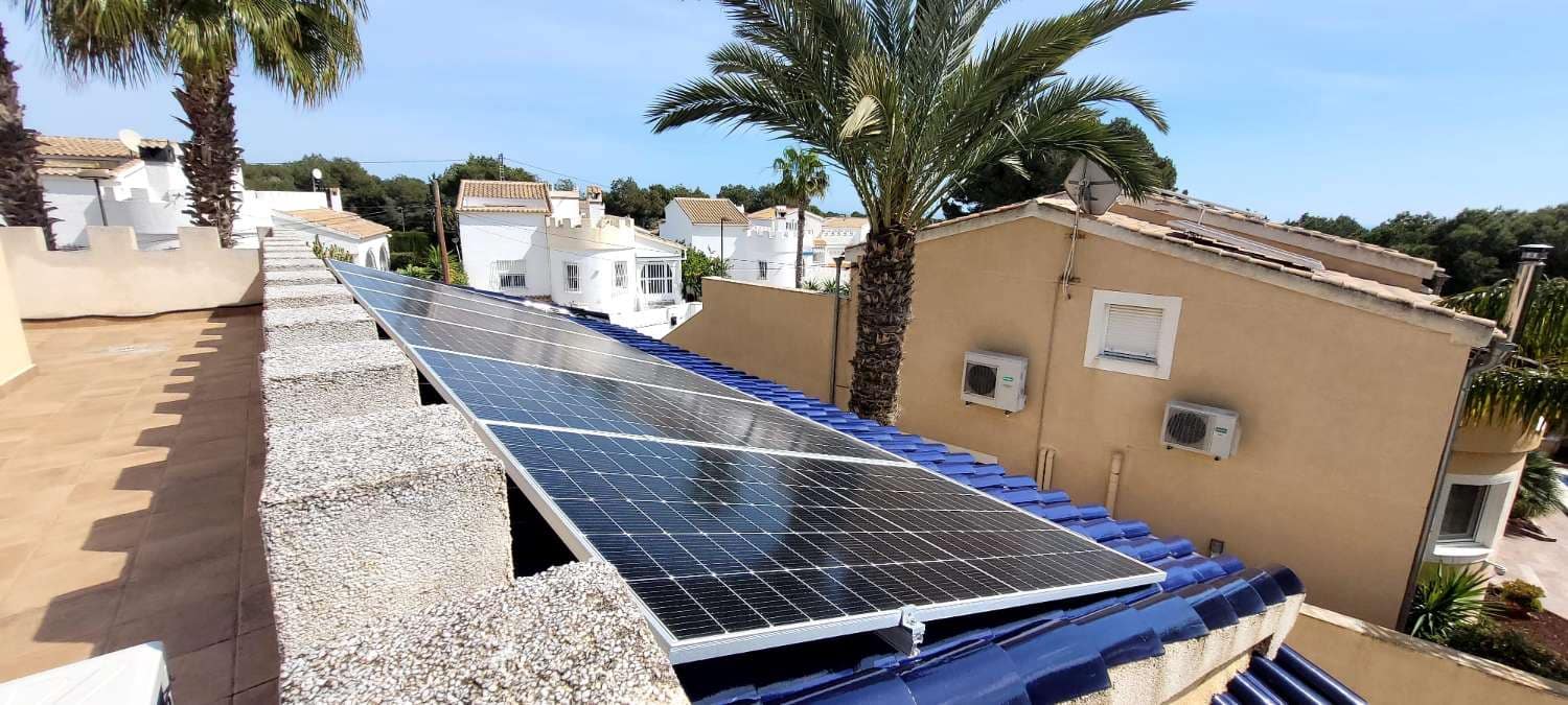 3 bedroom Villa for sale in Pinar de Campoverde with pool - € 399,000 (Ref: 9679505)