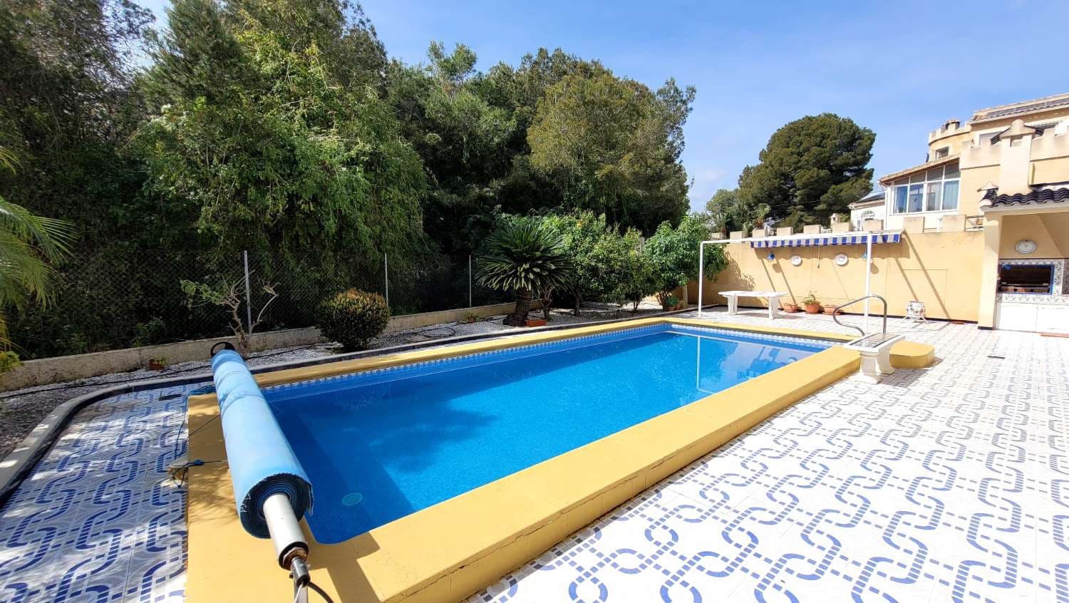 3 bedroom Villa for sale in Pinar de Campoverde with pool - € 399,000 (Ref: 9679505)