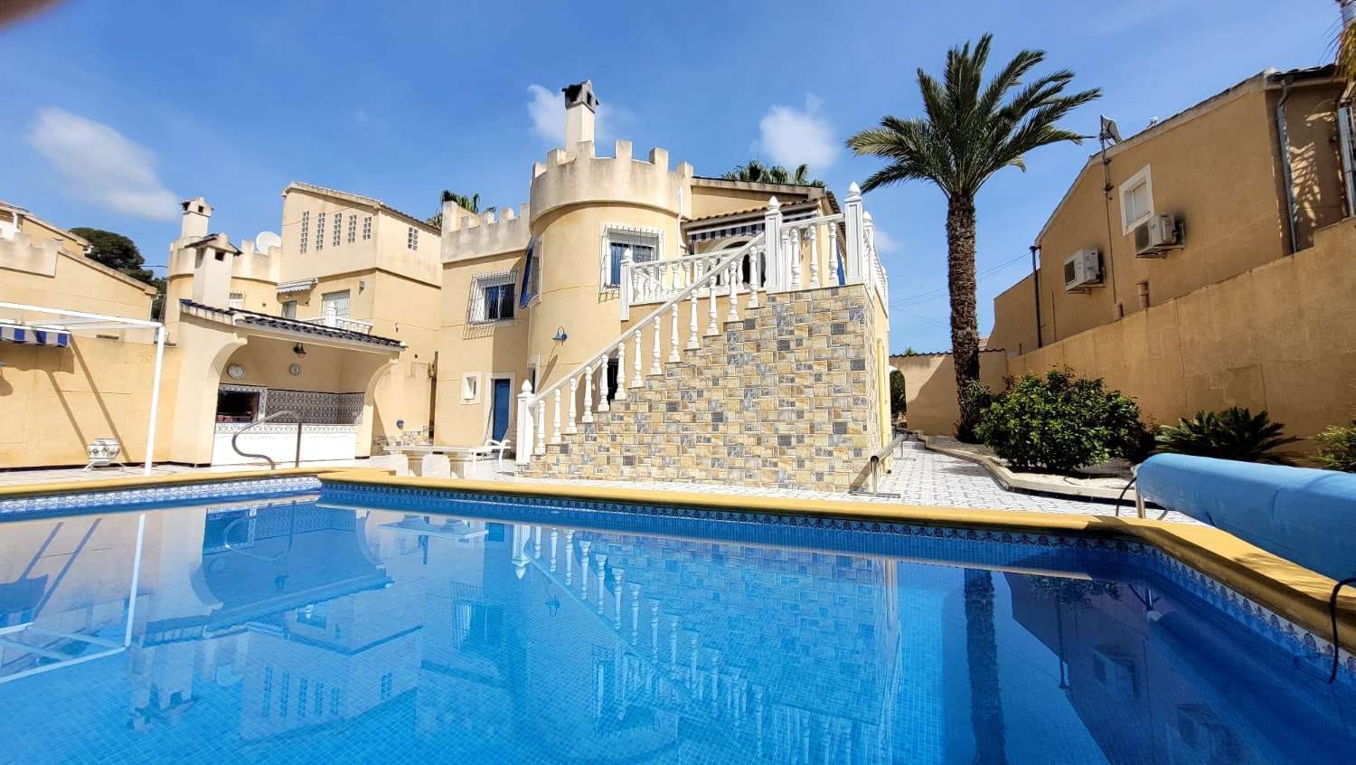 3 bedroom Villa for sale in Pinar de Campoverde with pool - € 399,000 (Ref: 9679505)