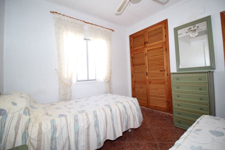 3 sypialnia Willa na sprzedaż w Torrevieja z basenem - 349 000 € (Ref: 9721147)