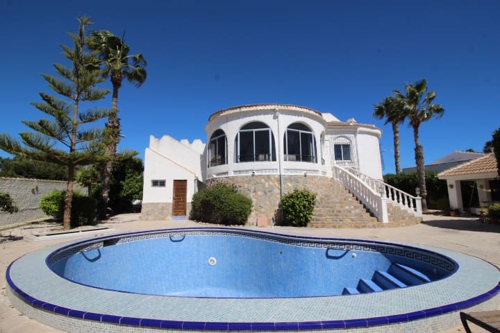 3 sypialnia Willa na sprzedaż w Torrevieja z basenem - 349 000 € (Ref: 9721147)