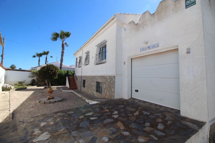 3 sypialnia Willa na sprzedaż w Torrevieja z basenem - 349 000 € (Ref: 9721147)