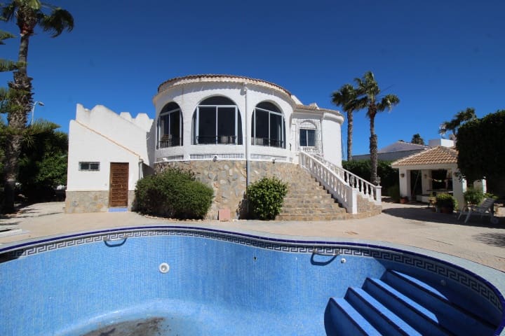 3 sypialnia Willa na sprzedaż w Torrevieja z basenem - 349 000 € (Ref: 9721147)