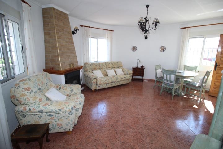 3 sypialnia Willa na sprzedaż w Torrevieja z basenem - 349 000 € (Ref: 9721147)