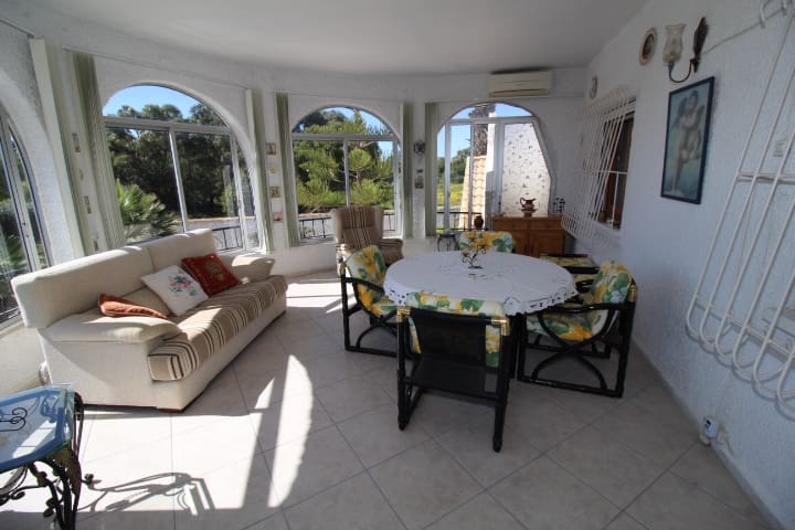 3 sypialnia Willa na sprzedaż w Torrevieja z basenem - 349 000 € (Ref: 9721147)