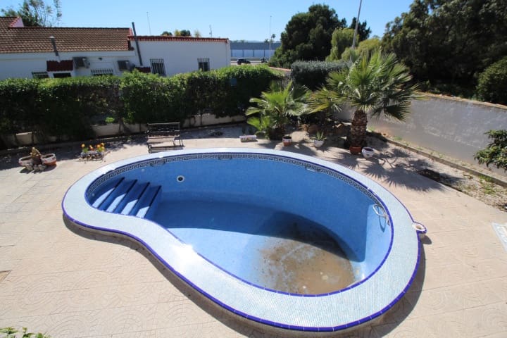 3 sypialnia Willa na sprzedaż w Torrevieja z basenem - 349 000 € (Ref: 9721147)