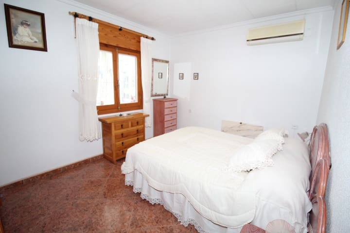 3 sypialnia Willa na sprzedaż w Torrevieja z basenem - 349 000 € (Ref: 9721147)