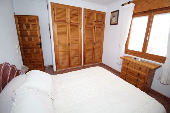 3 sypialnia Willa na sprzedaż w Torrevieja z basenem - 349 000 € (Ref: 9721147)