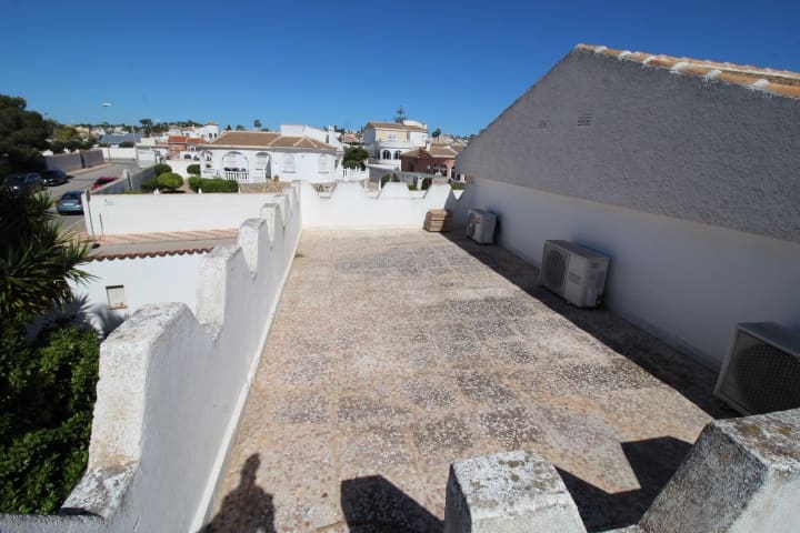 3 sypialnia Willa na sprzedaż w Torrevieja z basenem - 349 000 € (Ref: 9721147)