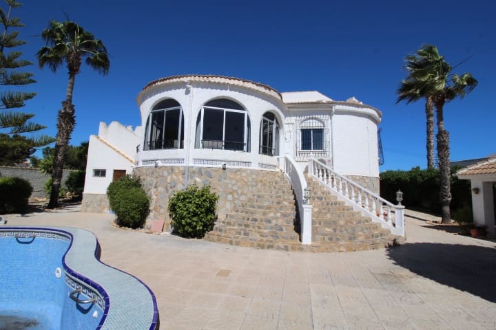 3 sypialnia Willa na sprzedaż w Torrevieja z basenem - 349 000 € (Ref: 9721147)