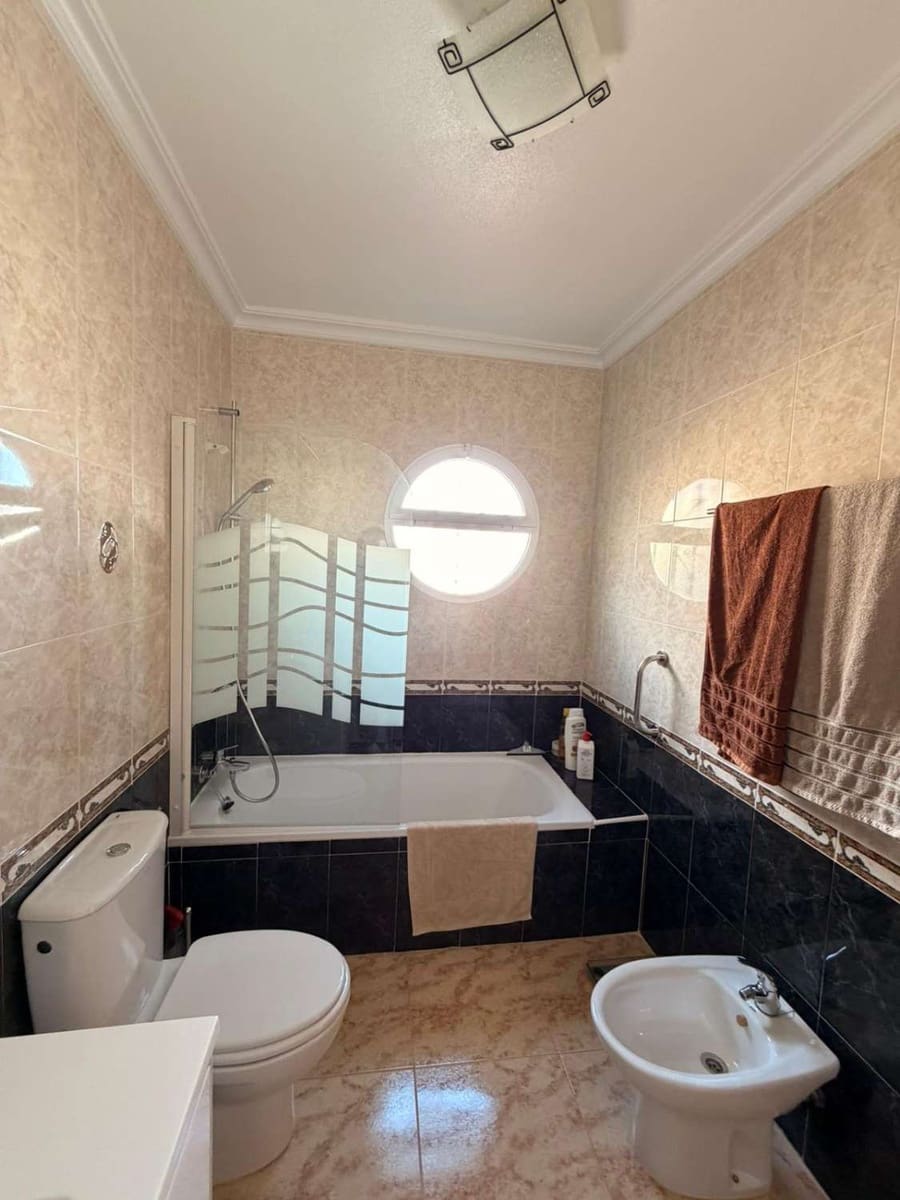 3 soverom Rekkehus til salgs i Orihuela Costa med svømmebasseng - € 239 000 (Ref: 9735214)