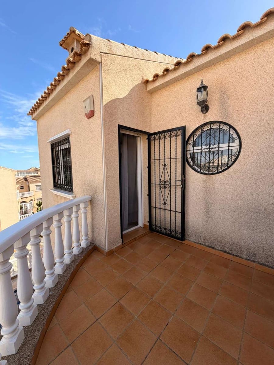 3 soverom Rekkehus til salgs i Orihuela Costa med svømmebasseng - € 239 000 (Ref: 9735214)