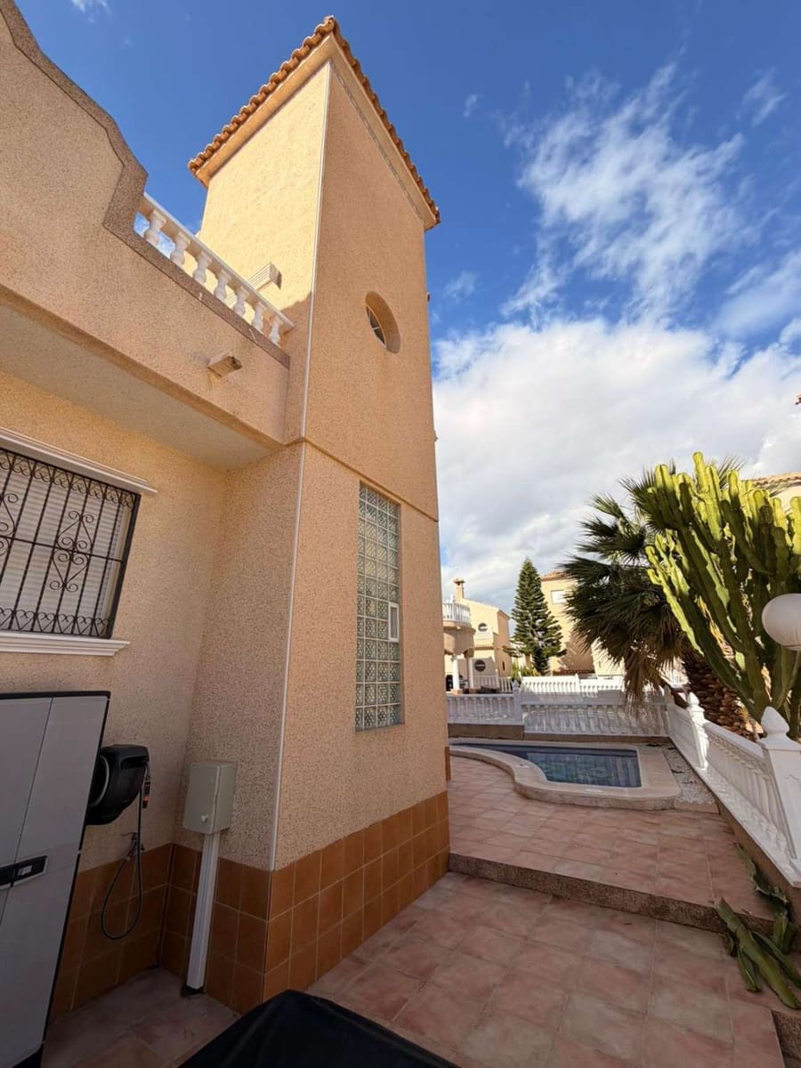 3 soverom Rekkehus til salgs i Orihuela Costa med svømmebasseng - € 239 000 (Ref: 9735214)